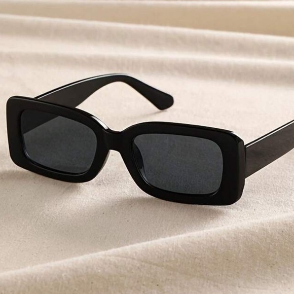 🔥🔥🆕Chic Black Rectangular Sunglasses - Picture 4 of 9